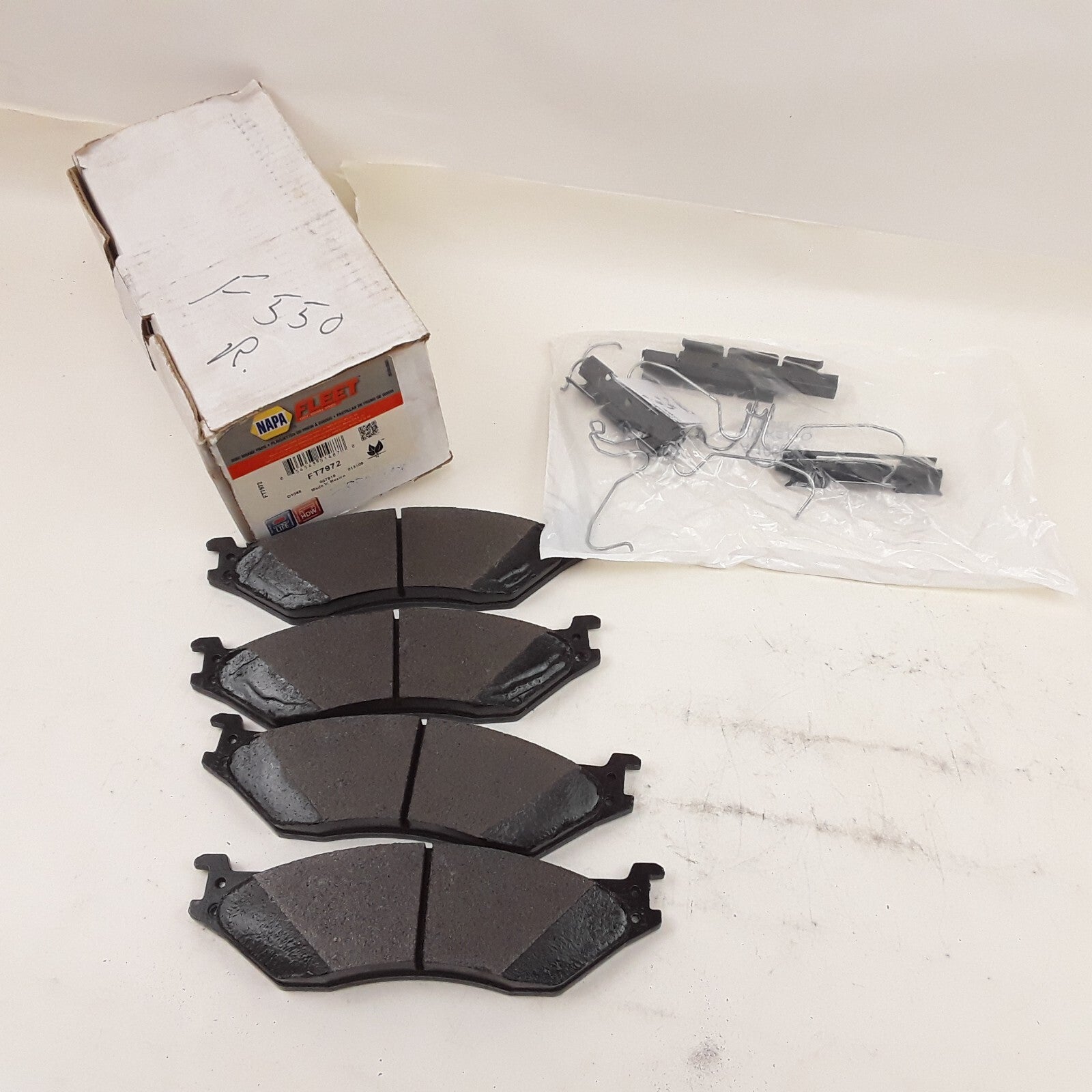 Disc Brake Pads Fits Ford F-450 F-550 Super Duty 05-16 International CF500 05-09