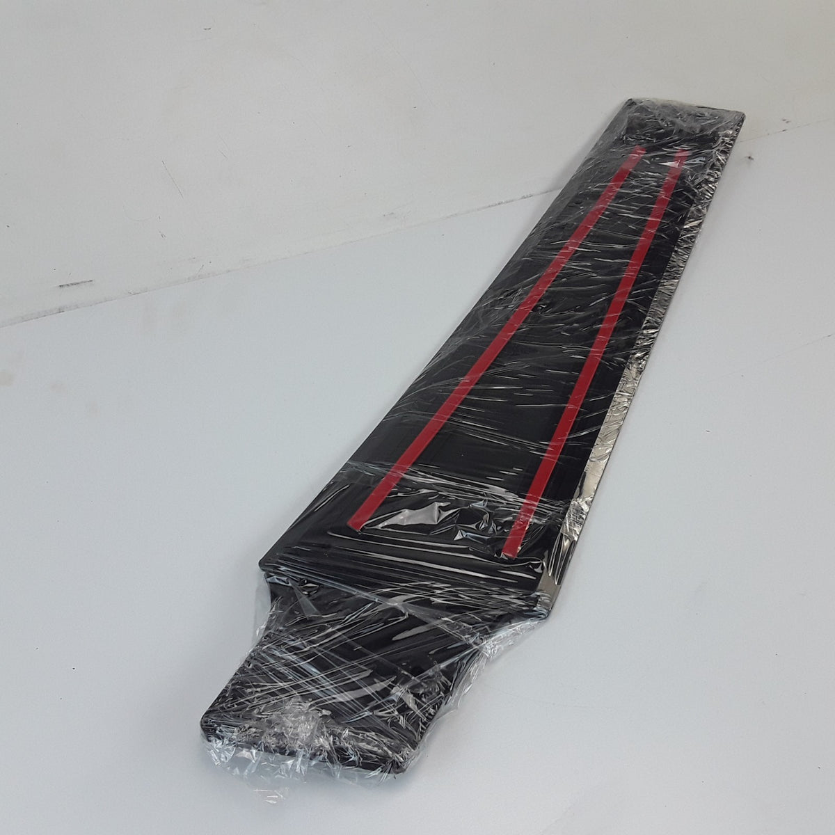 1004535-00-B Right B-Pillar Applique Assembly For Tesla Model S 2012-2021 OEM