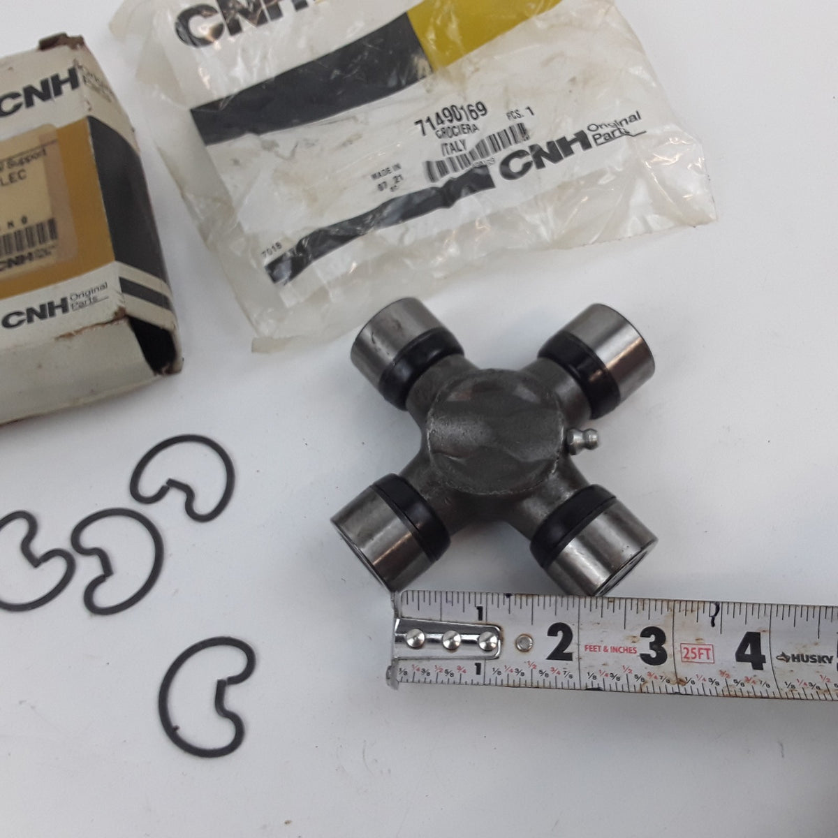 CNH 71490169 Universal Joint Spider Kit For New Holland Light Equipment Vehicles