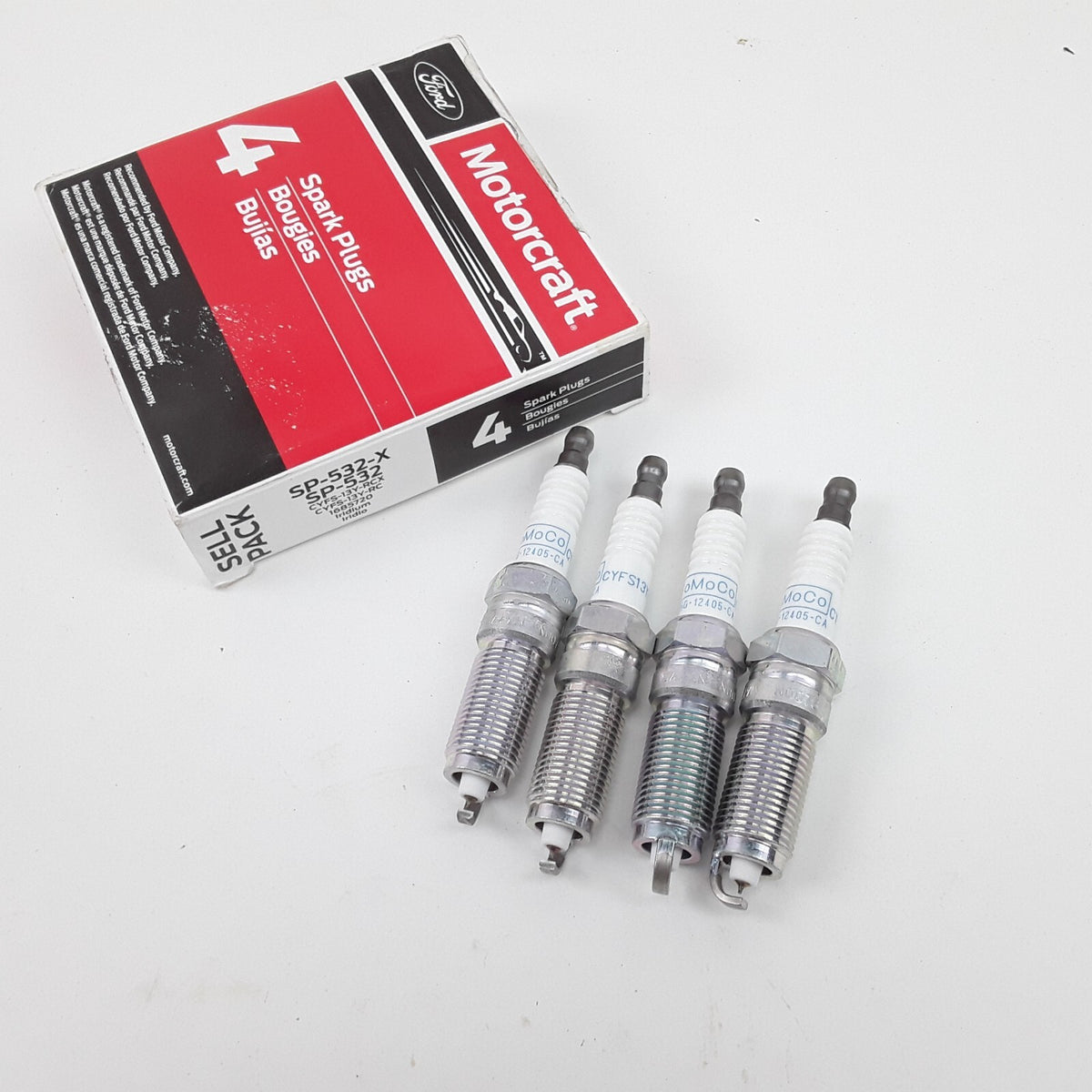 4 Spark Plug Fits Cadillac Escalade 15 Dodge Challenger 12-14 Chrysler 300 2013