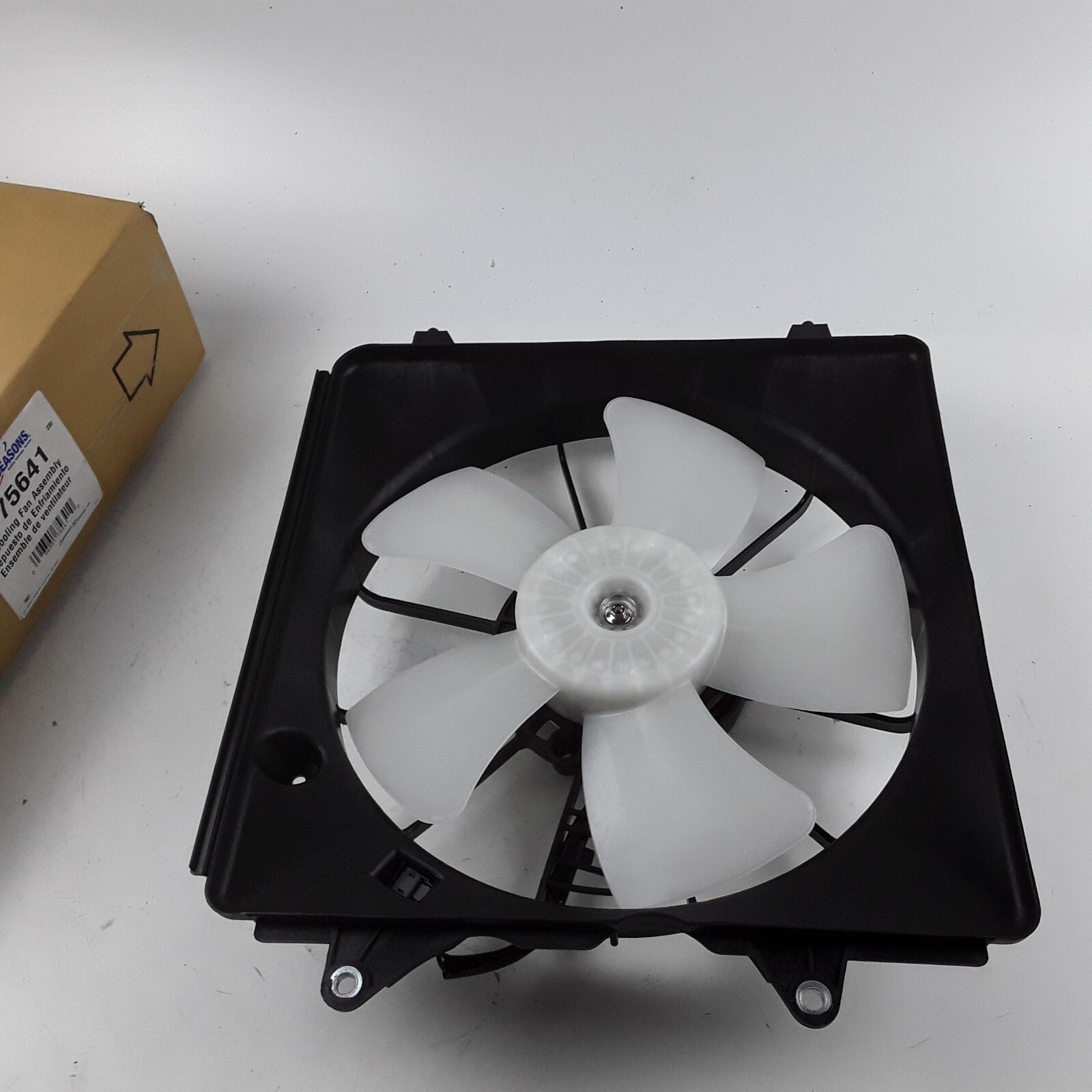 Four Seasons 75641 Radiator Fan Motor For Honda Civic (2006 2007 2008 2009-2011)