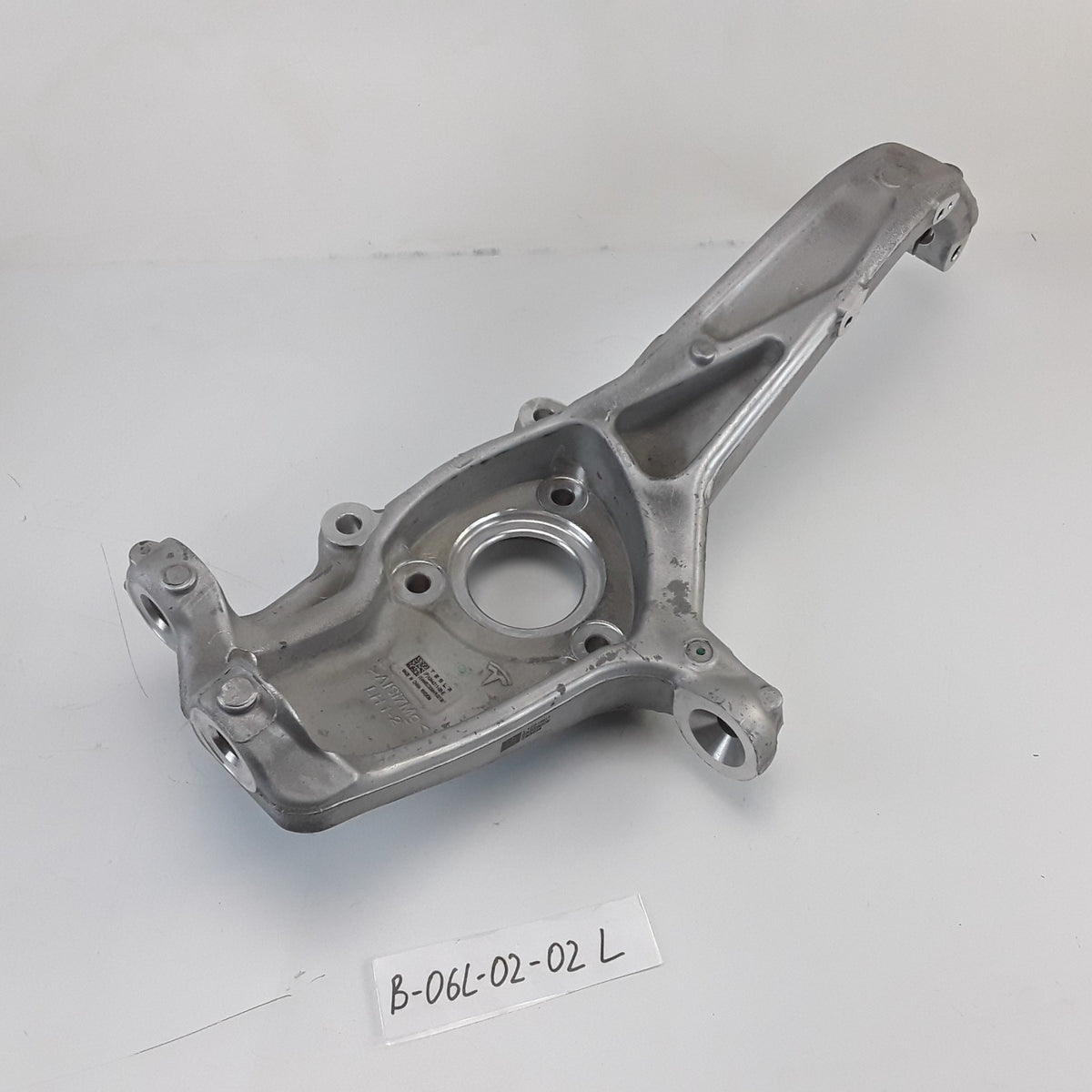 For Tesla Model 3 2017-2023 LH Front Suspension Steering Knuckle 1044311-00-E