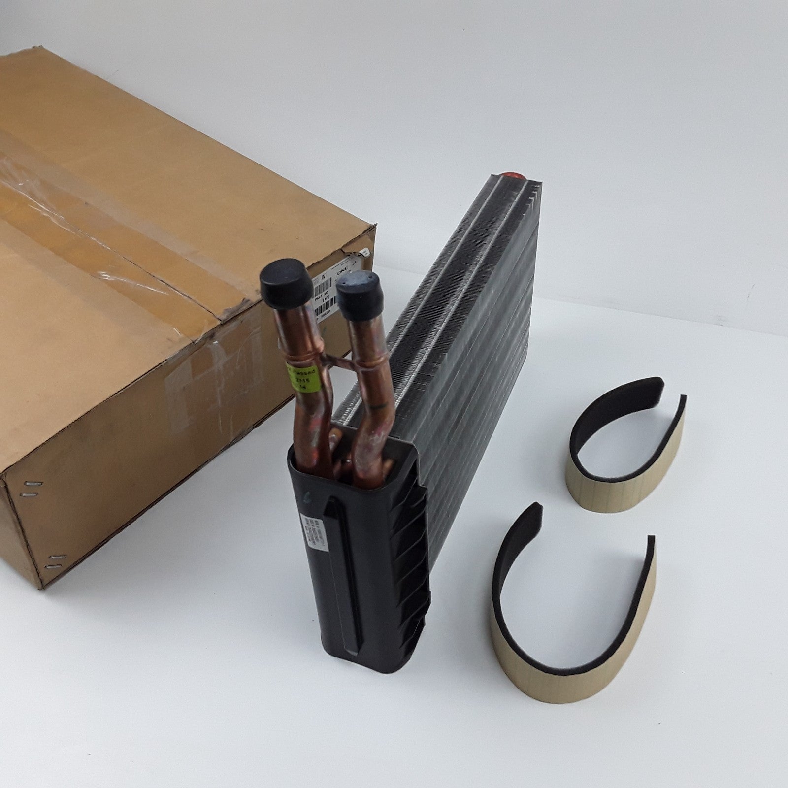 International 2509068C91 Left Upper Mirror Holder Kit Fits Navistar Trucks