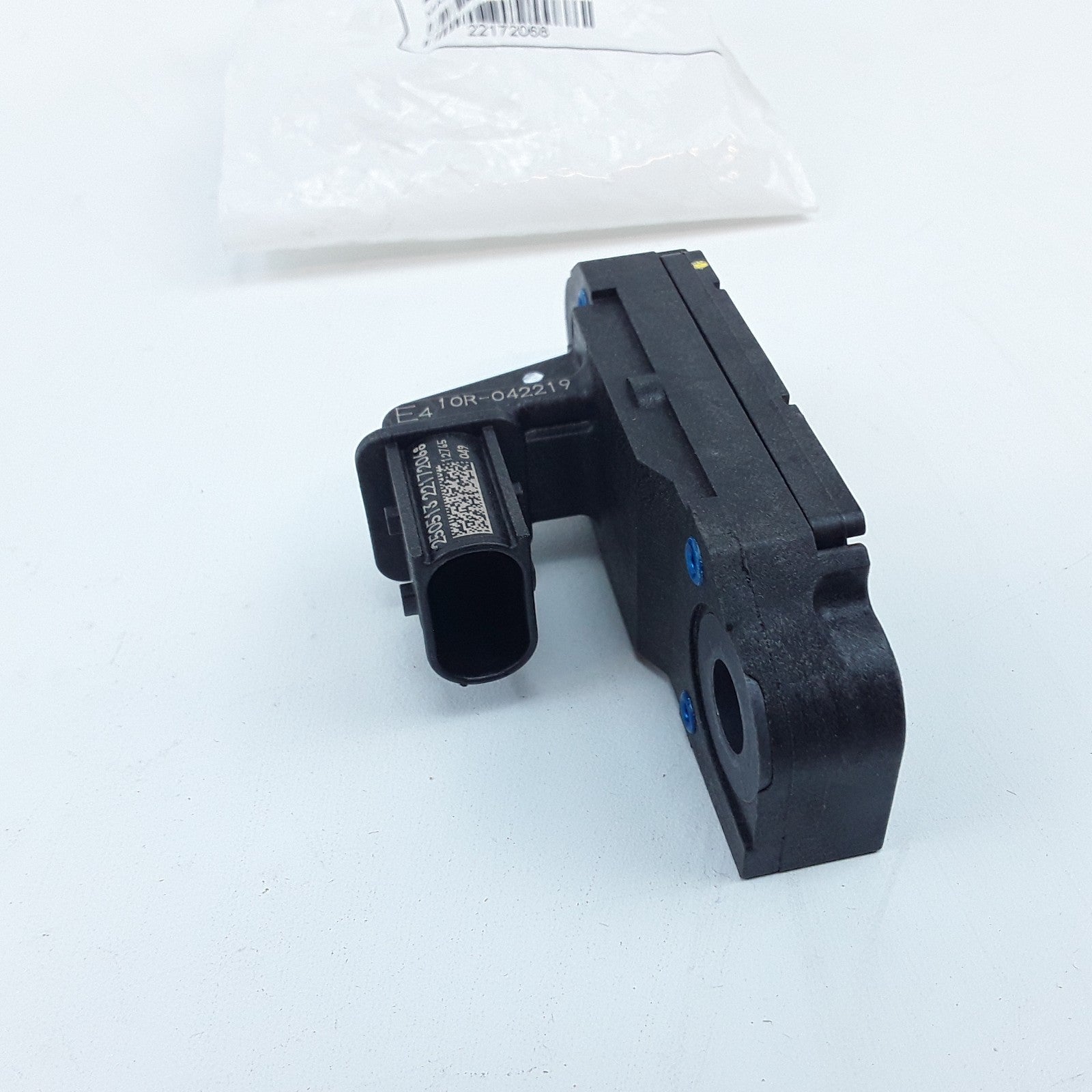 Genuine OEM Volvo 22172068 Power Steering Pressure Sensor For Volvo Mack Trucks
