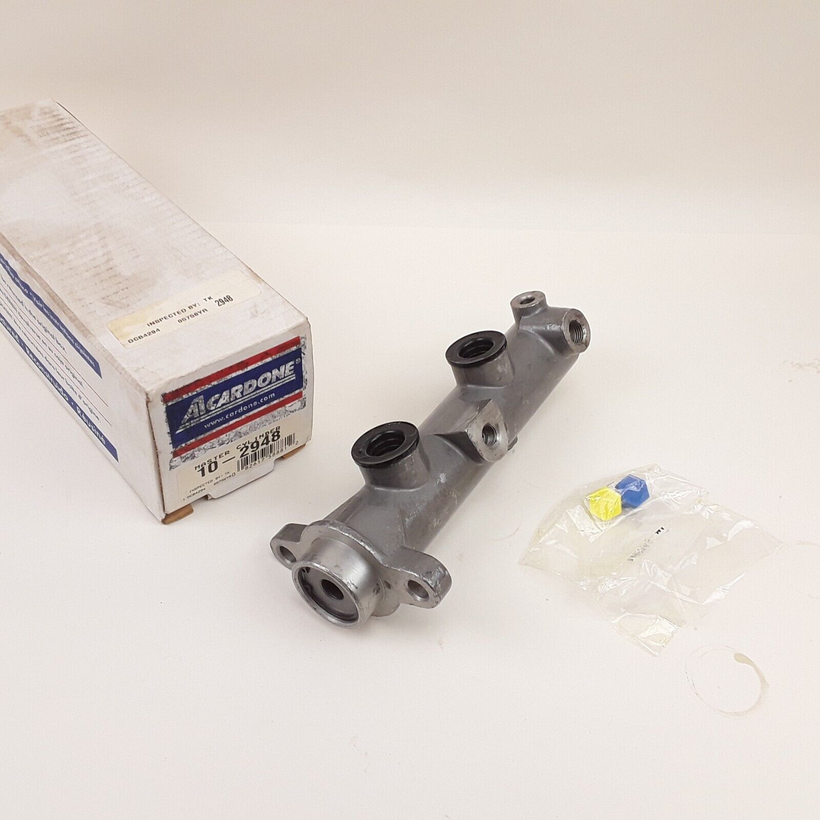 Brake Master Cylinder For Ford 2003 Lobo,2001 2002 Expedition,Lincoln Navigator