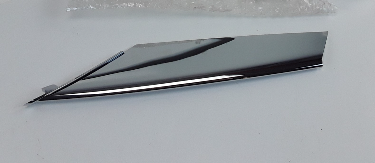 Model S 2016-2021 LH Front Lower Fog Light Spear Trim 1056379-00-C OEM