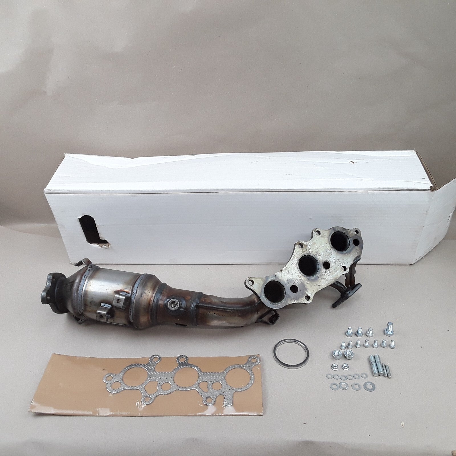 Dorman 674-305 Exhaust Manifold Fits Toyota 4Runner FJ Cruiser (2013 2014-2019)