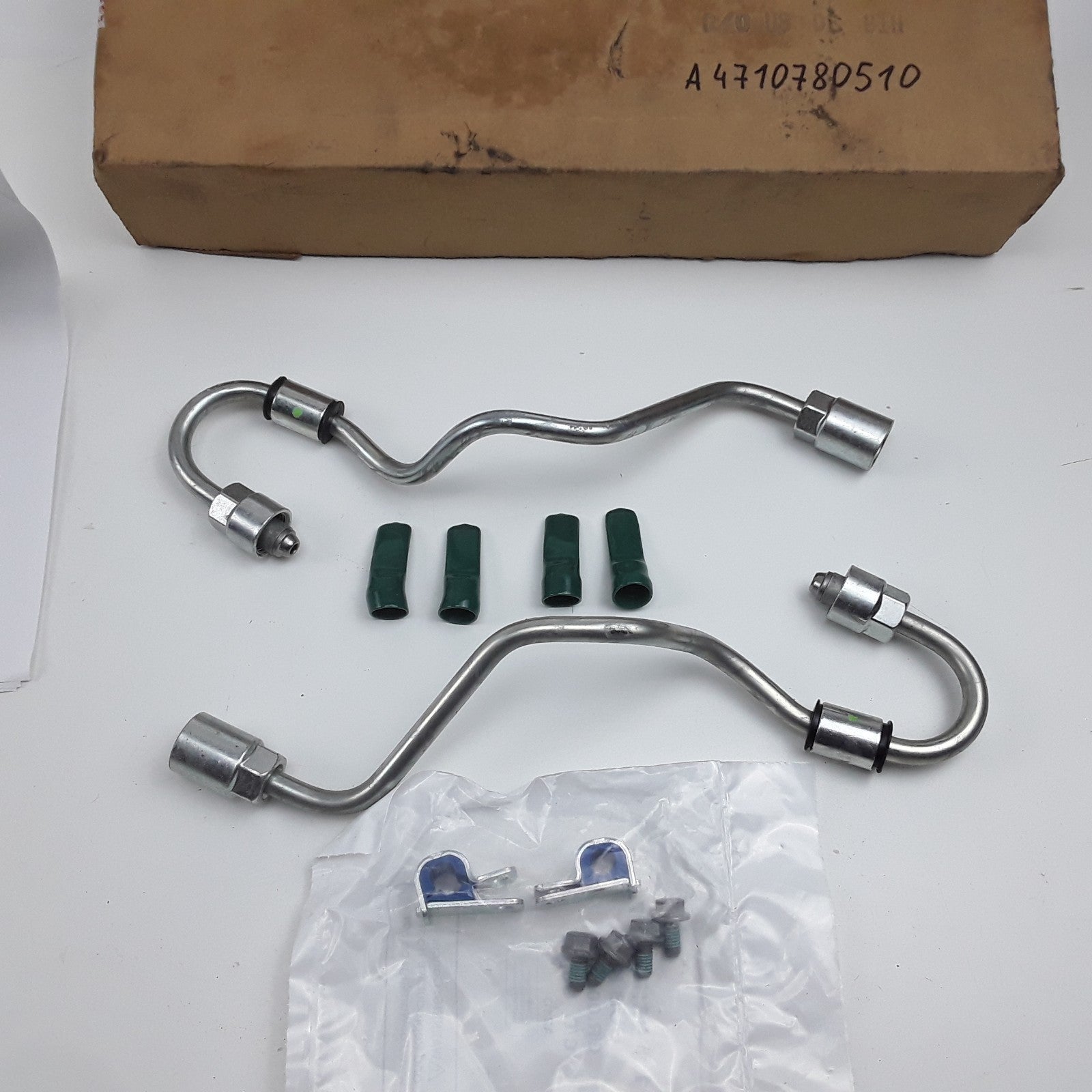 18SP725-GHG17 High Pressure Two-Filter Fuel Feed Lines For KM63 GEN2 DD13