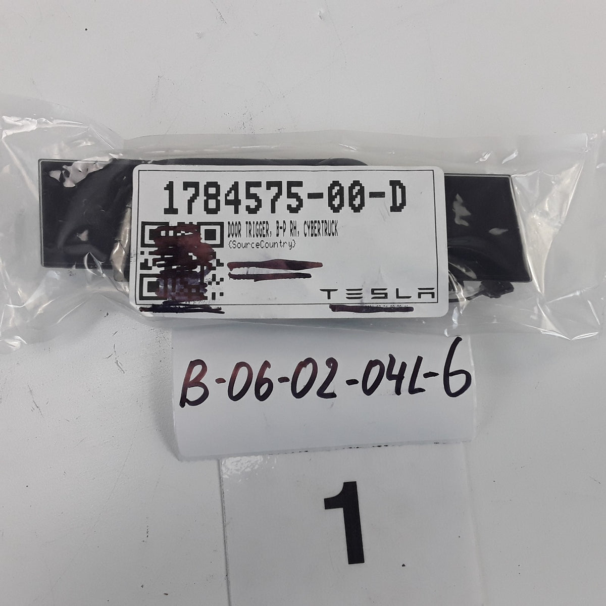 NEW OEM Tesla Cybertruck B-Pillar Door Trigger RH 1784575-00-D