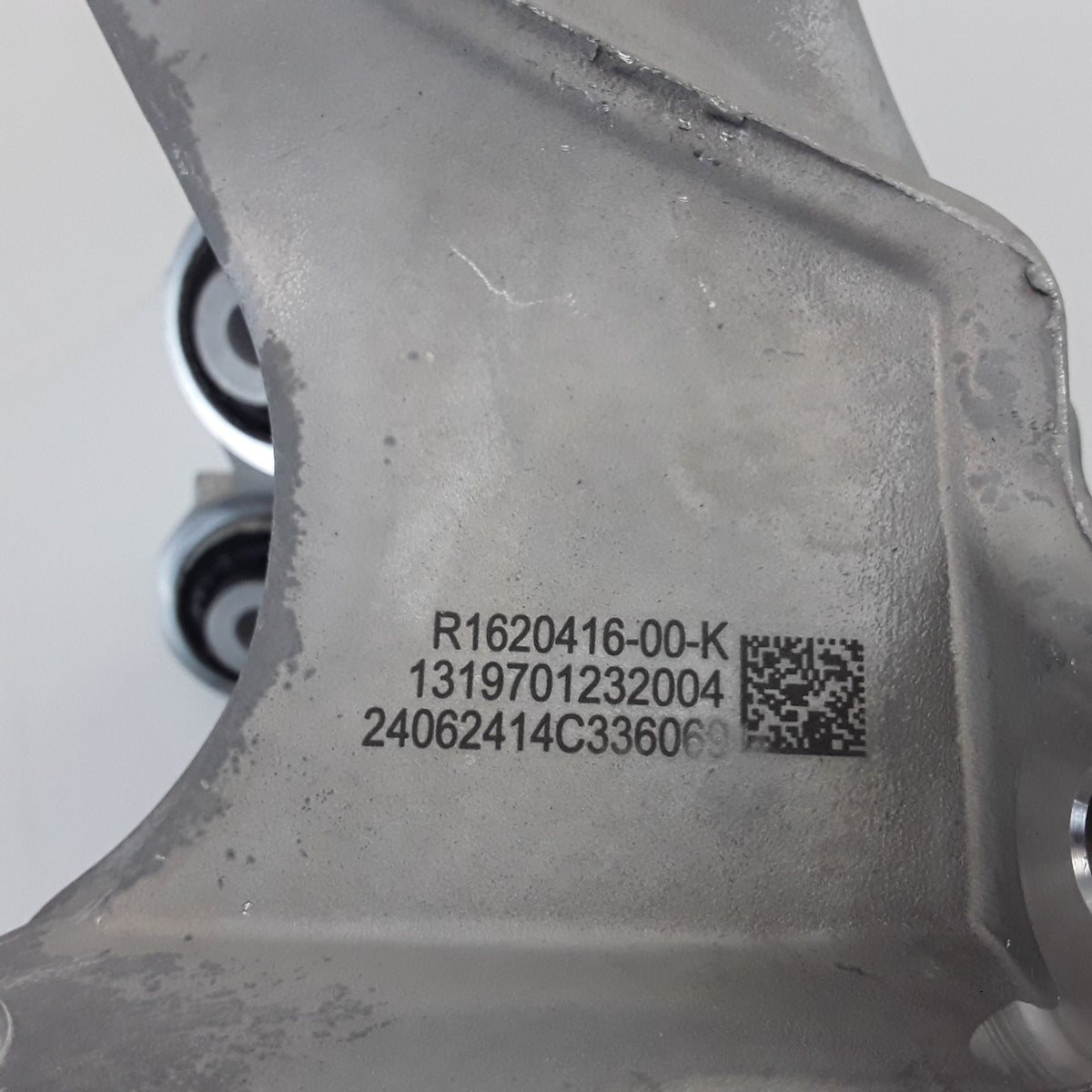 Model X 2021-2025 RH Rear Suspension Knuckle 1620416-00-K OEM