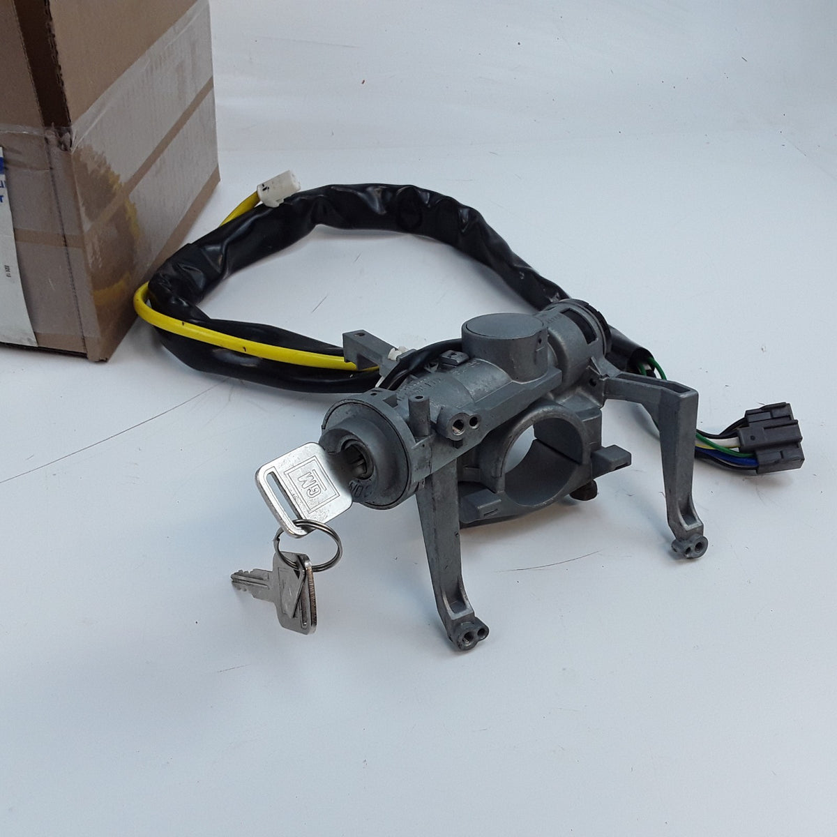 Ignition Starter Switch Fits Chevrolet Tracker 1999-2000 Carquest 53-27507