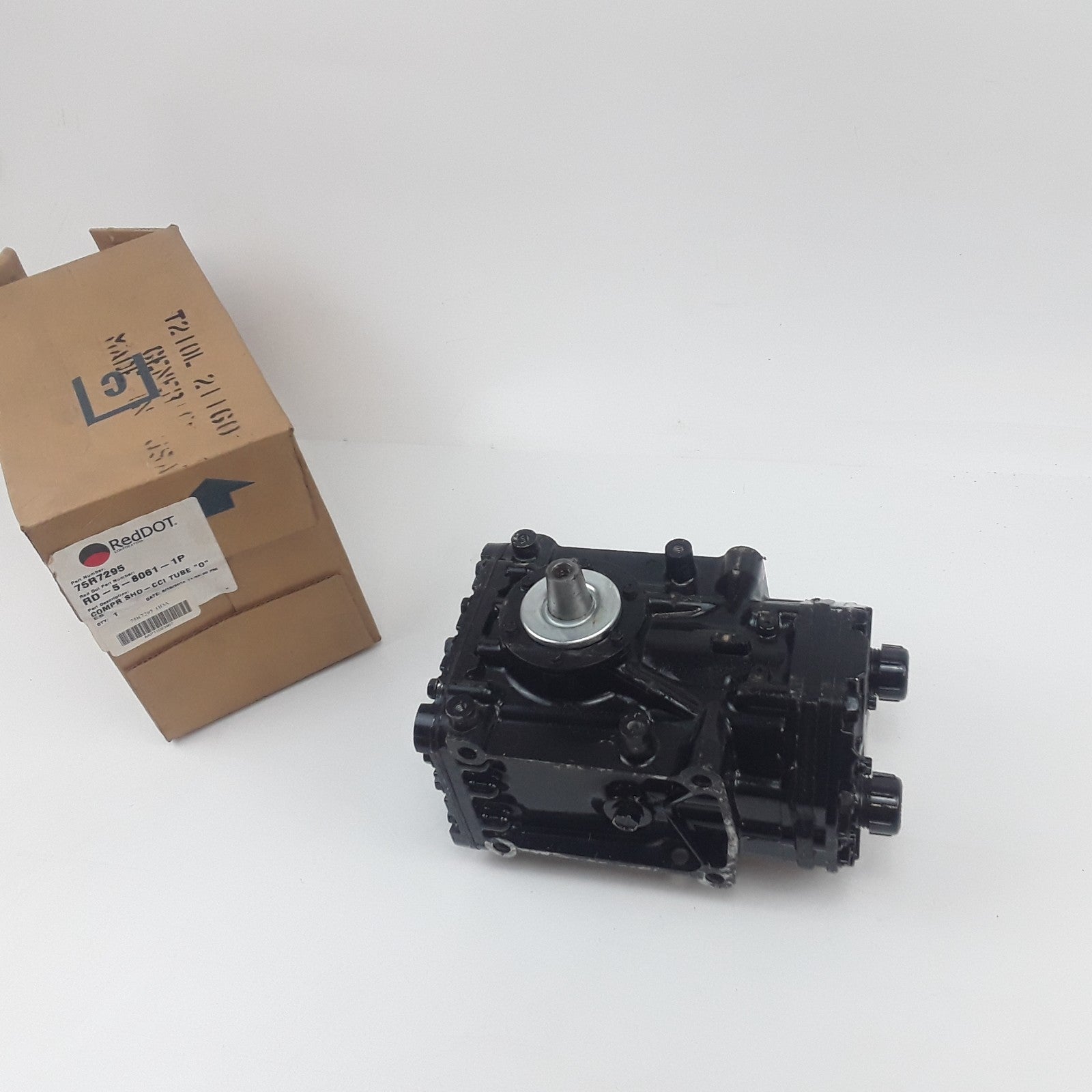 Left Compressor Fits Mercury Lincoln Ford International Freightliner (1969-2003)