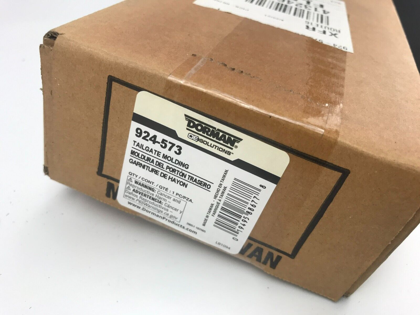 GENUINE OEM Dorman Tailgate Molding With Step 924-573 FAST SHIPPING - HotCarParts