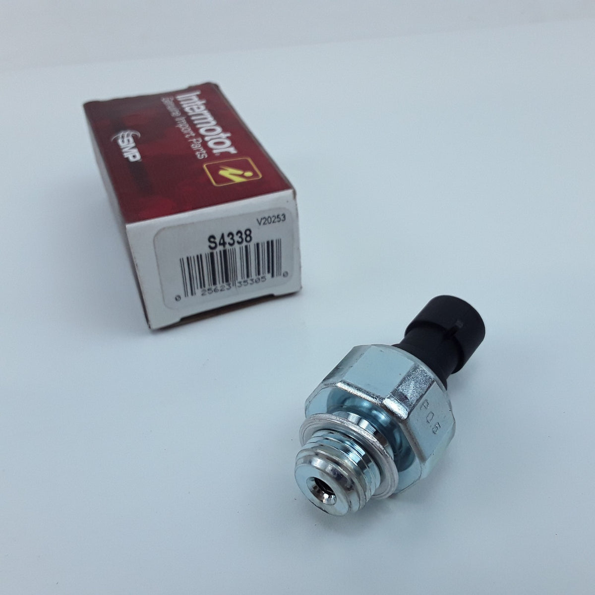 Engine Oil Pressure Switch Fits Suzuki Reno Verona Forenza (2004 2005 2006-2008)