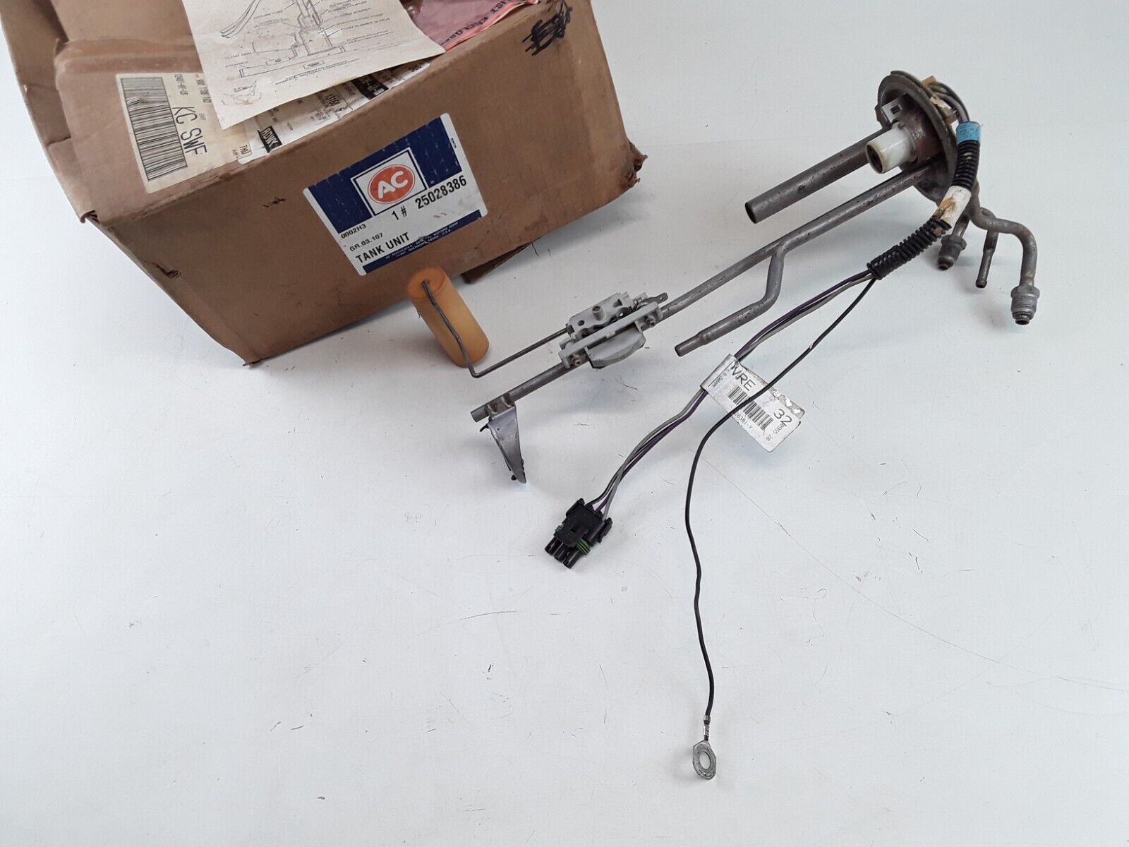 Fuel Tank Sending Unit GM For Chevrolet,GMC C3500 K3500 1992 1993 1994 1995 - HotCarParts