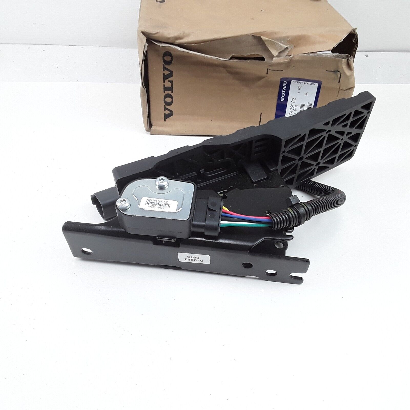 Accelerator Pedal OEM Volvo 17429182 Fits L250G L110G L150G L90G L180G L70G