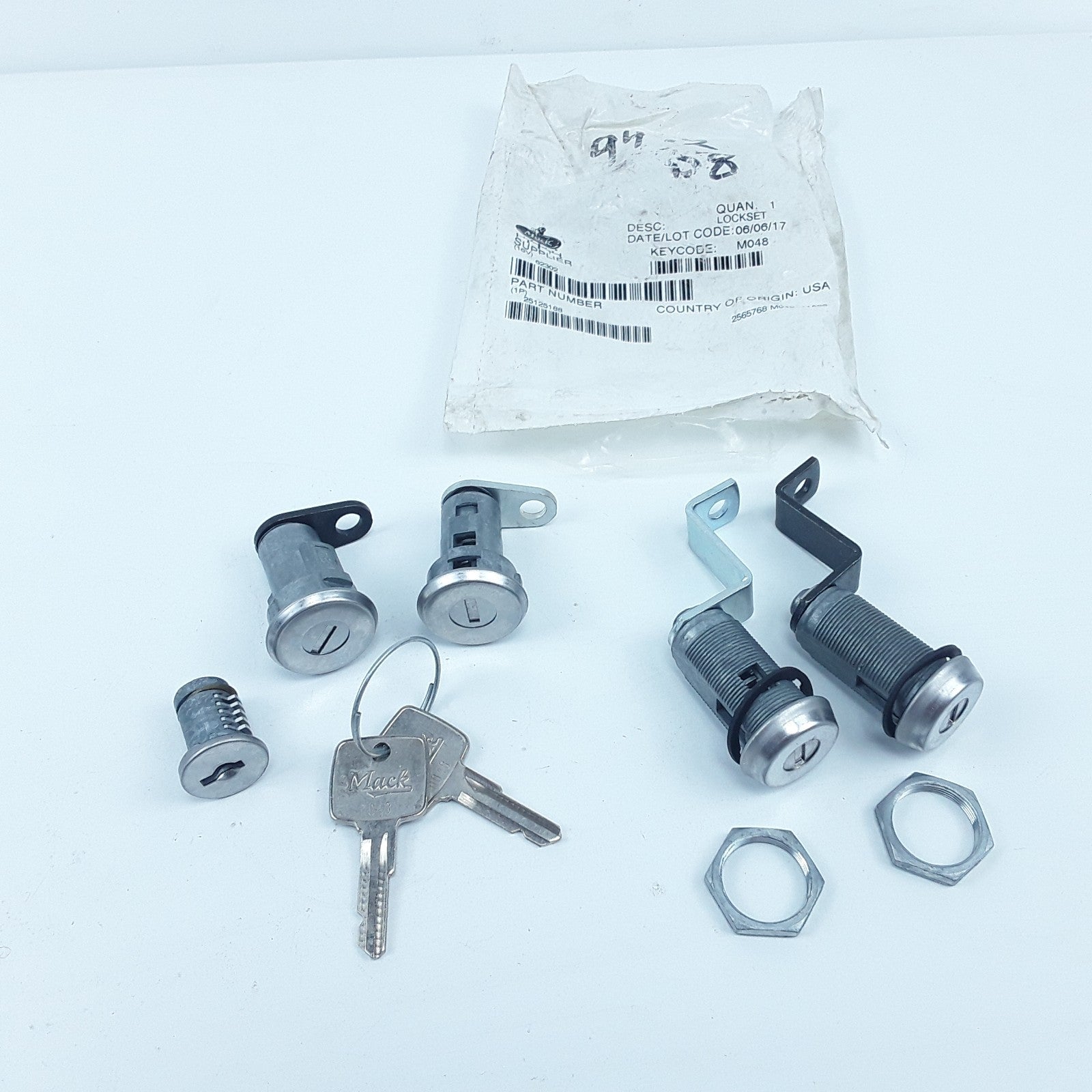 Complete Lock Cylinder Set For Volvo VNL VHD VT Mack Classic R-Series Models