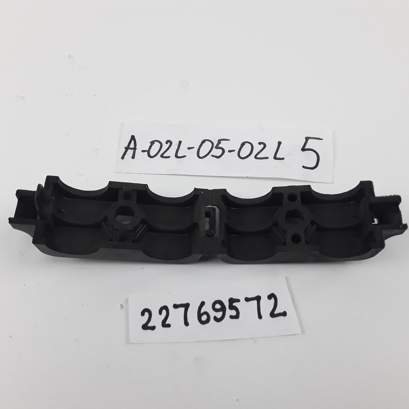 Multi Purpose Exhaust Attaching Clamp 22769572 For Volvo & Mack Trucks Series