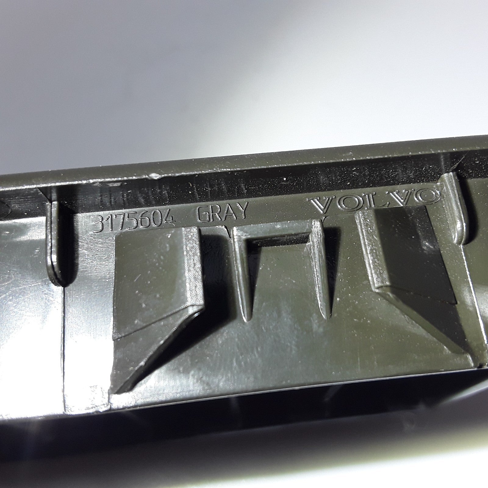 Volvo 22591162 Defroster Shutter Fits Volvo VNL 760 (2019 2020 2021 2022 2023)