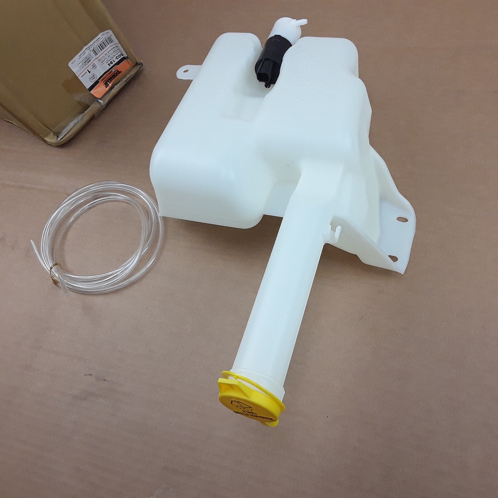 Front Washer Fluid Reservoir For Dodge Stratus Chrysler Cirrus Sebring 2001-2006