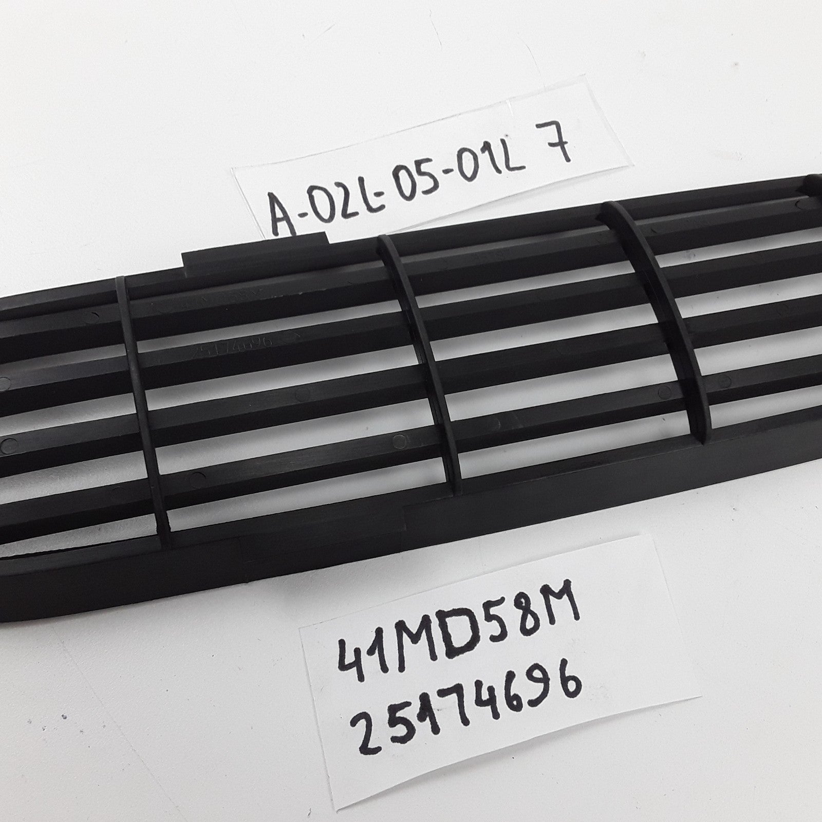 Mack 25174696 Grille Air Intake Assembly Fits Mack Volvo Trucks
