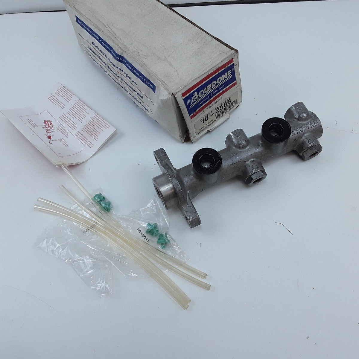 Master Cylinder Fits Mercury Cougar Sable Ford Thunderbird Taurus (1990-1995)