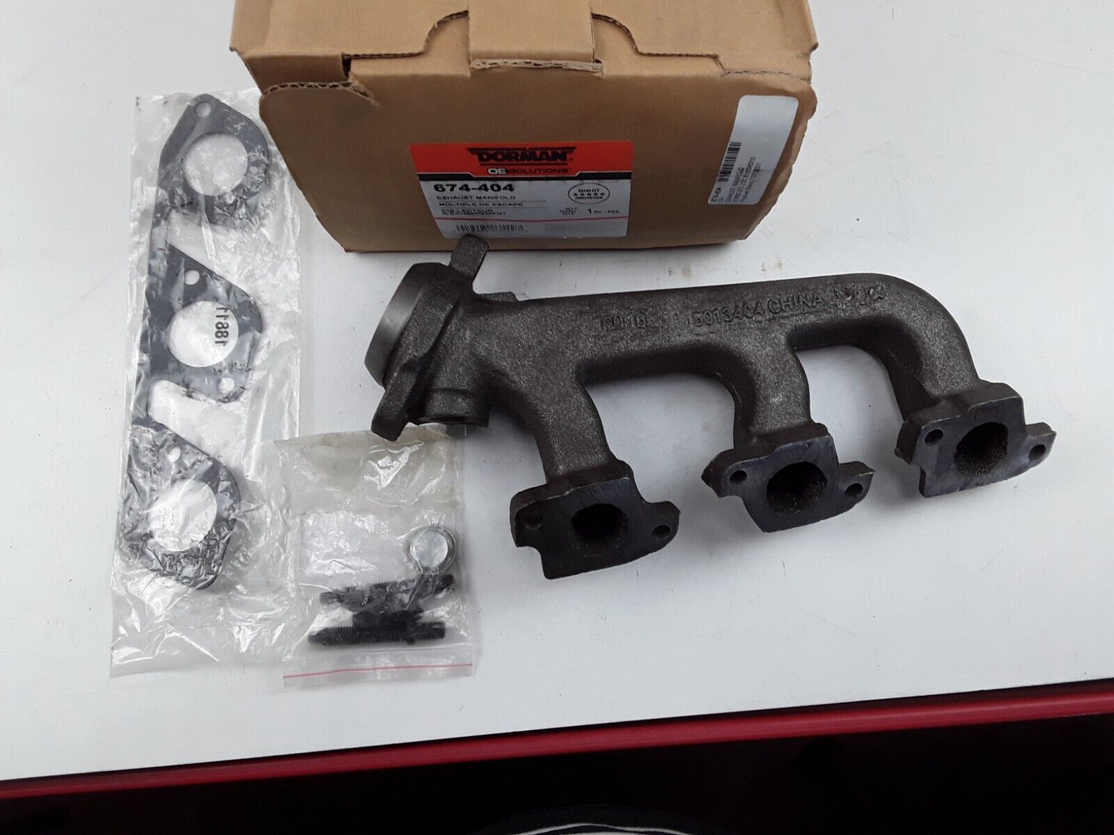 Exhaust Manifold Right For Ford E-150 E250 Econoline Club Wagon F-150 1997 1998 - HotCarParts