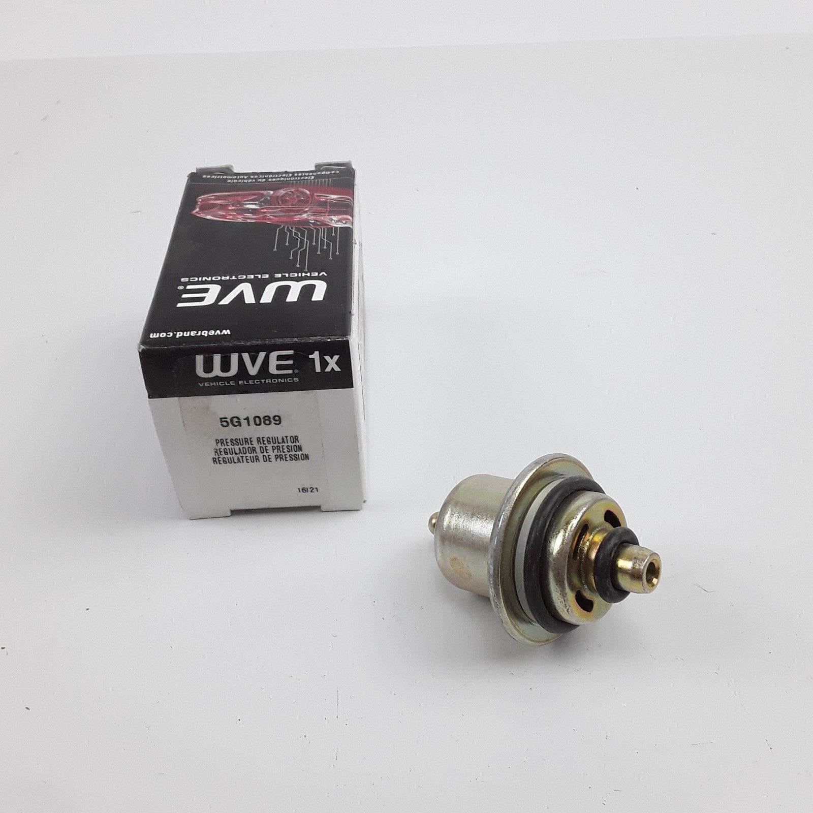 Fuel Injection Pressure Regulator For Dodge Intrepid 3.3L 1994 1995 1996 1997