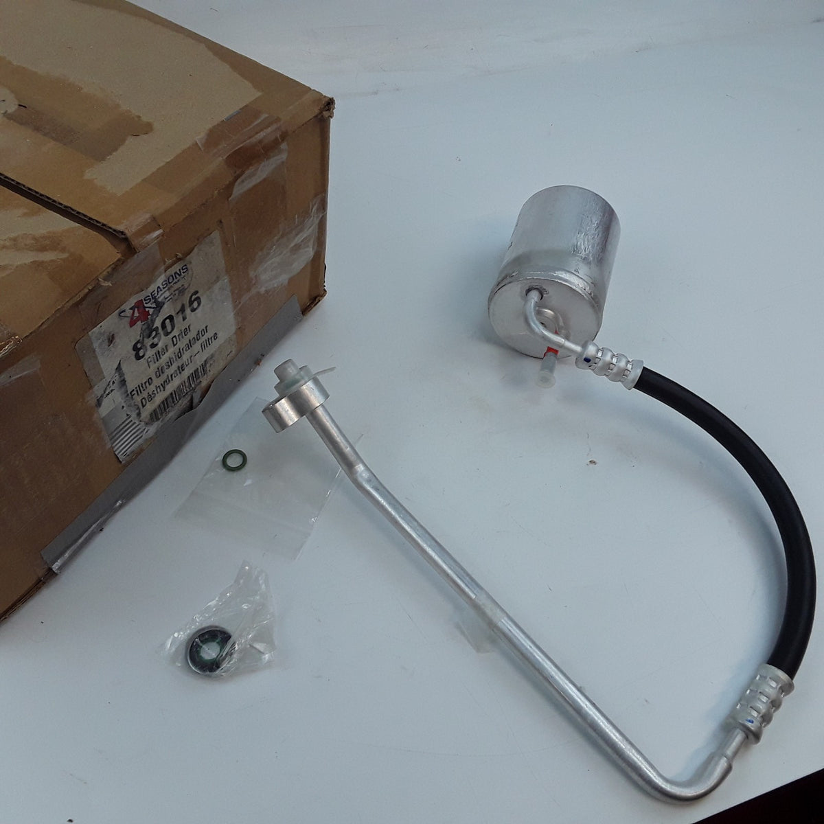 Filter Drier with Hose Fits Mercury Montego Ford Freestyle Five Hundred 2005