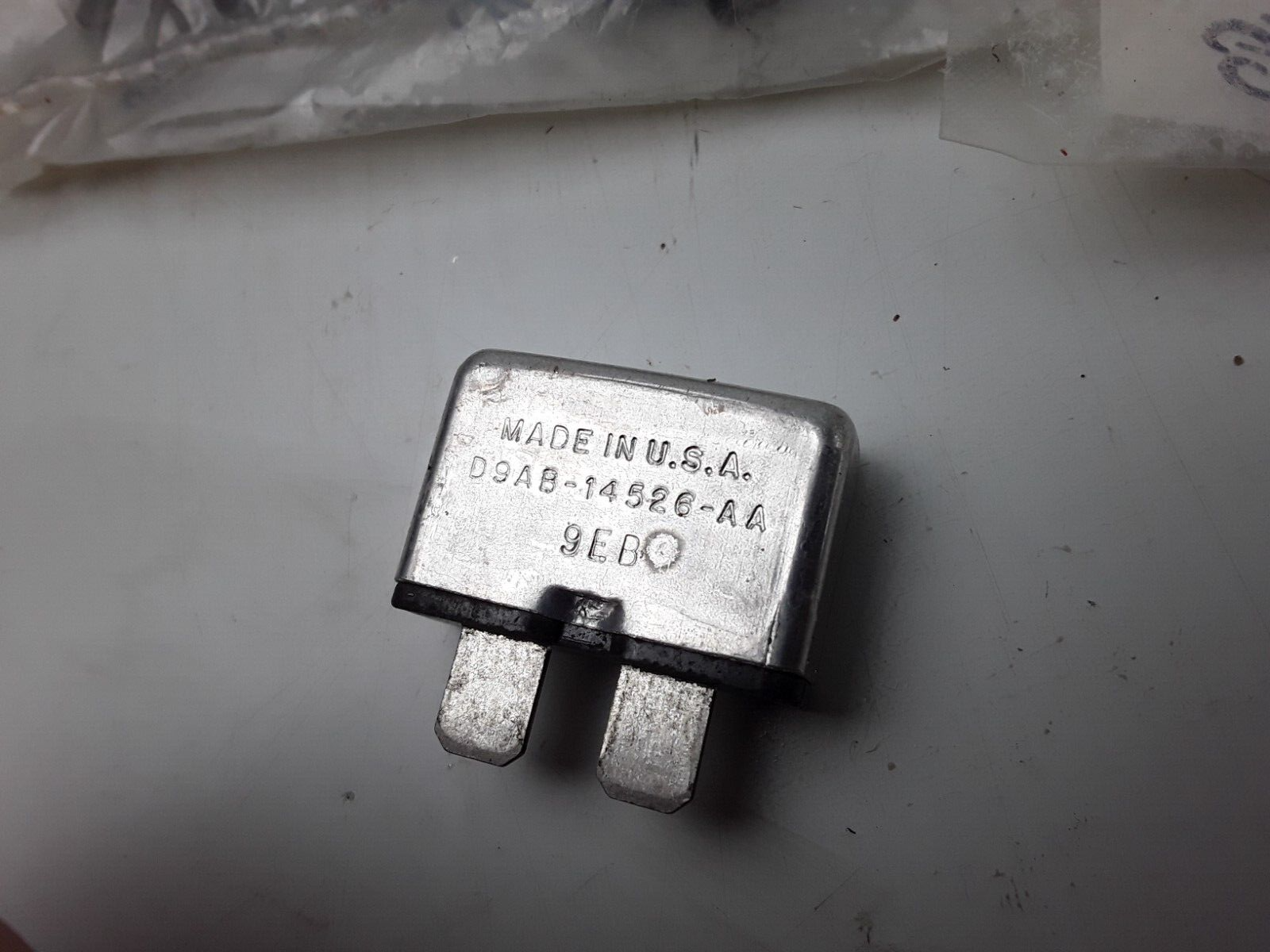 Circuit Breaker 12V 30A Ford Explorer F-250 F-350 Super Duty 2011 2012 2013 2014 - HotCarParts