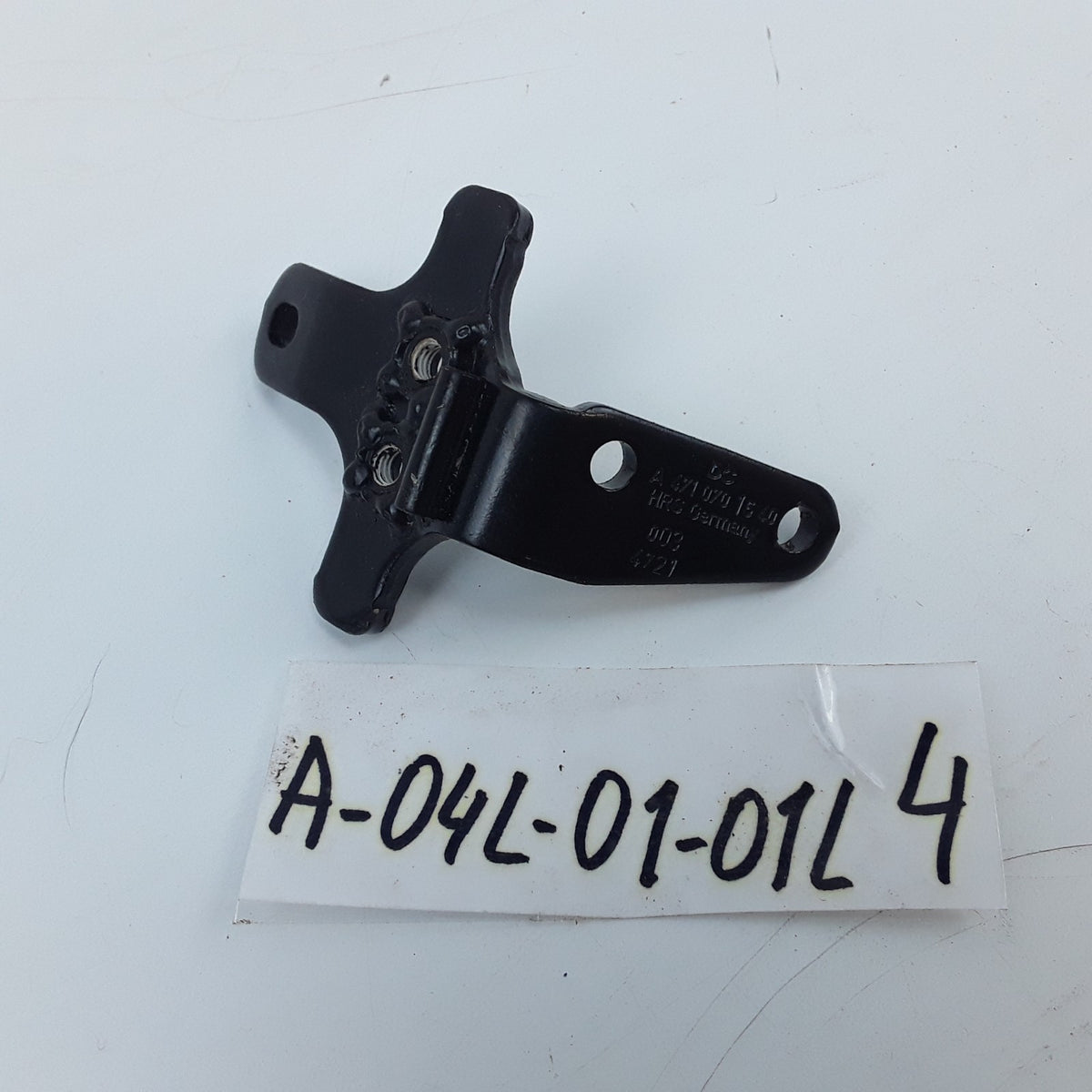 Mercedes-Benz A4710701540 Diesel Fuel Pipe Holder Fits Mercedes-Benz Vehicles
