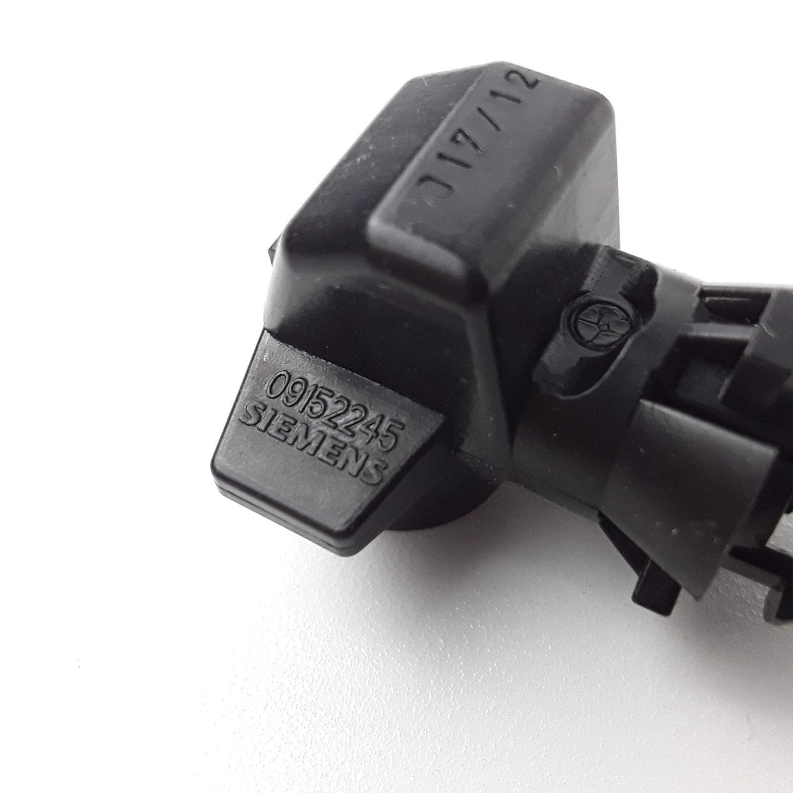 Ambient Air Temperature Sensor Fits Oldsmobile Buick Cadillac GMC Saab 1997-2017