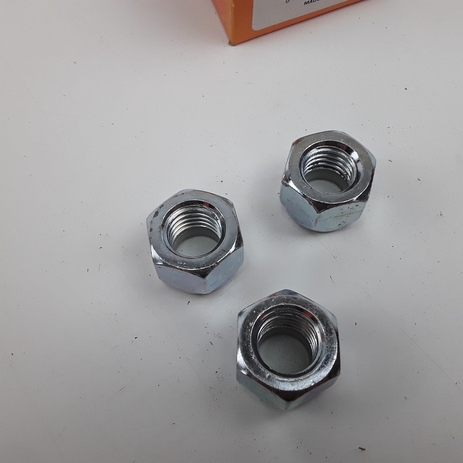 Dorman 810-046 Hex Lock Nut Steel Insert-Grade 2-Thread Size 5/8-11 Set of 3