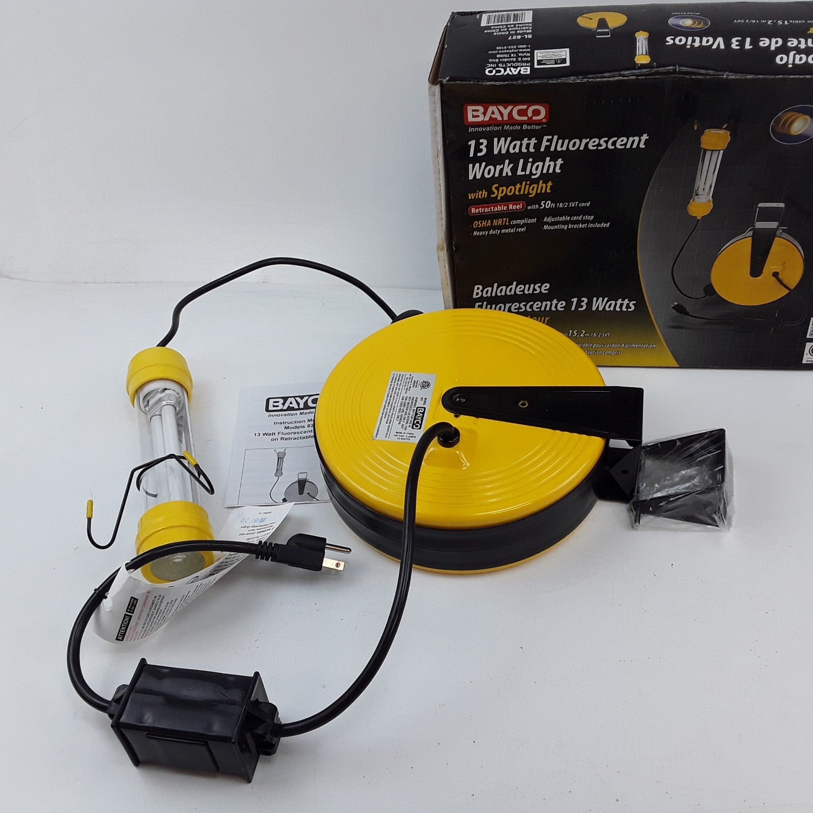 13 Watt Flourescent Work Light W/ Spotlight, 50' Metal Reel Bayco SL-827
