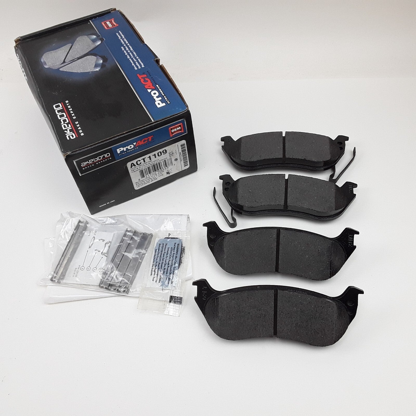 Rear Disc Brake Pad Fits Ford Explorer 2005-2010 Mercury Mountaineer 2005-2010