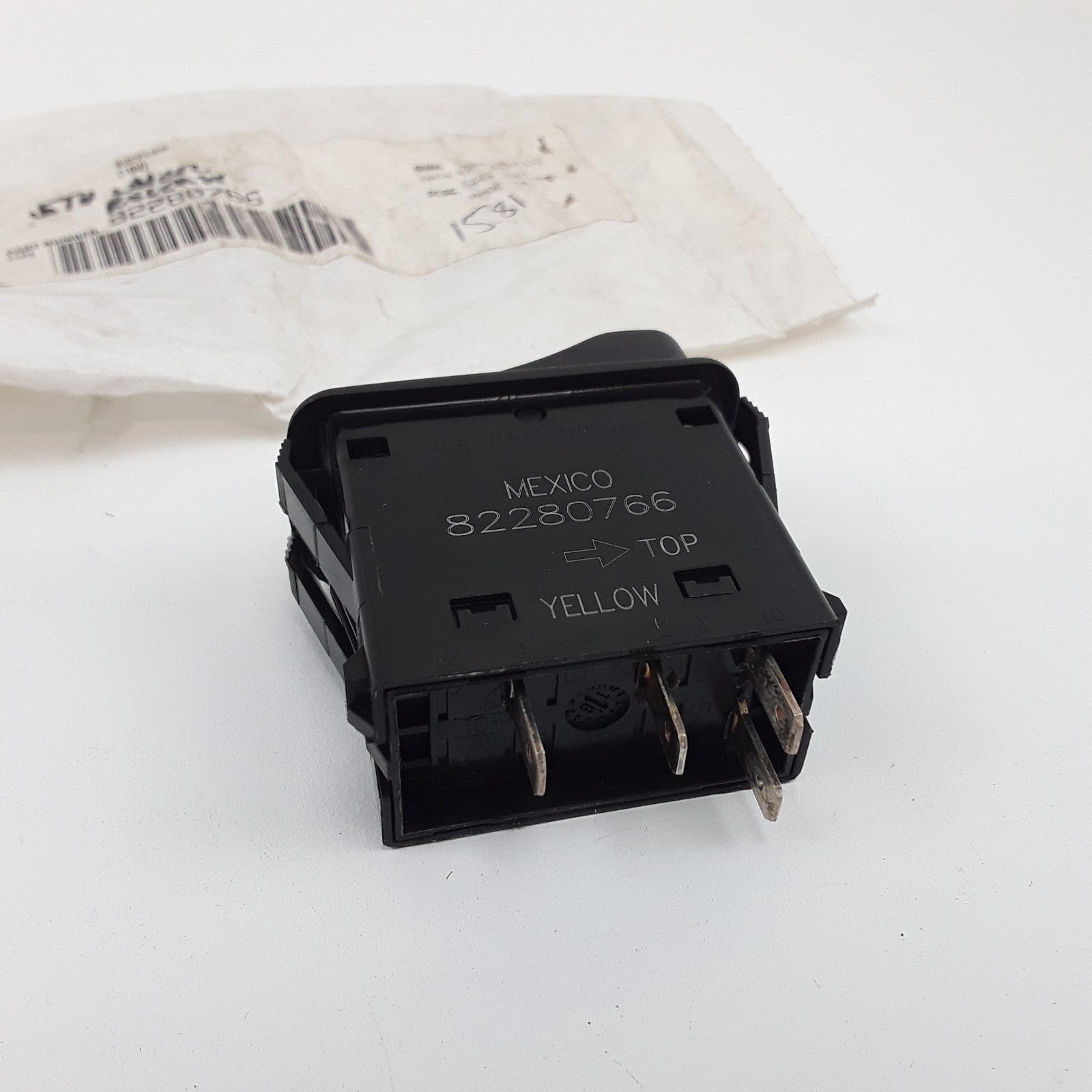 Volvo 82280766 Diff Lock Dash Dashboard Center Console Switch Fits Mack GU813