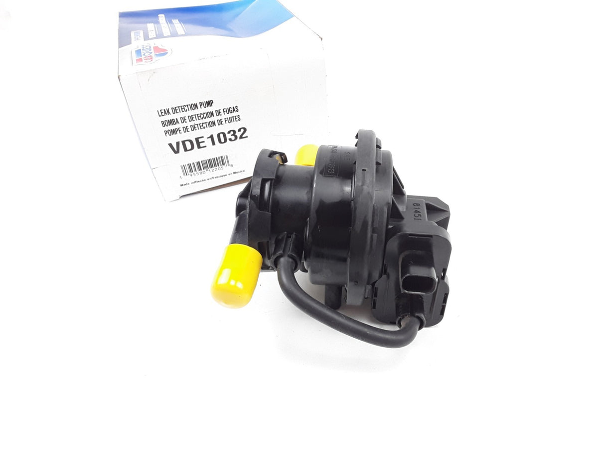 Fuel Vapor Leak Detection Pump For BMW Z3 528i 540i 740i 740iL 750iL (1997-2001)