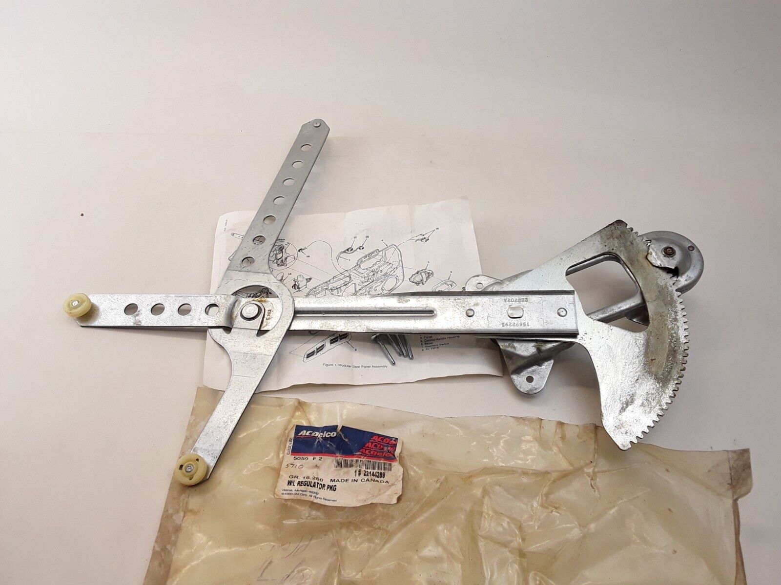 Front Left Door Window Regulator For Yukon Suburban C K 1500 2500 3500 1995-1999 - HotCarParts