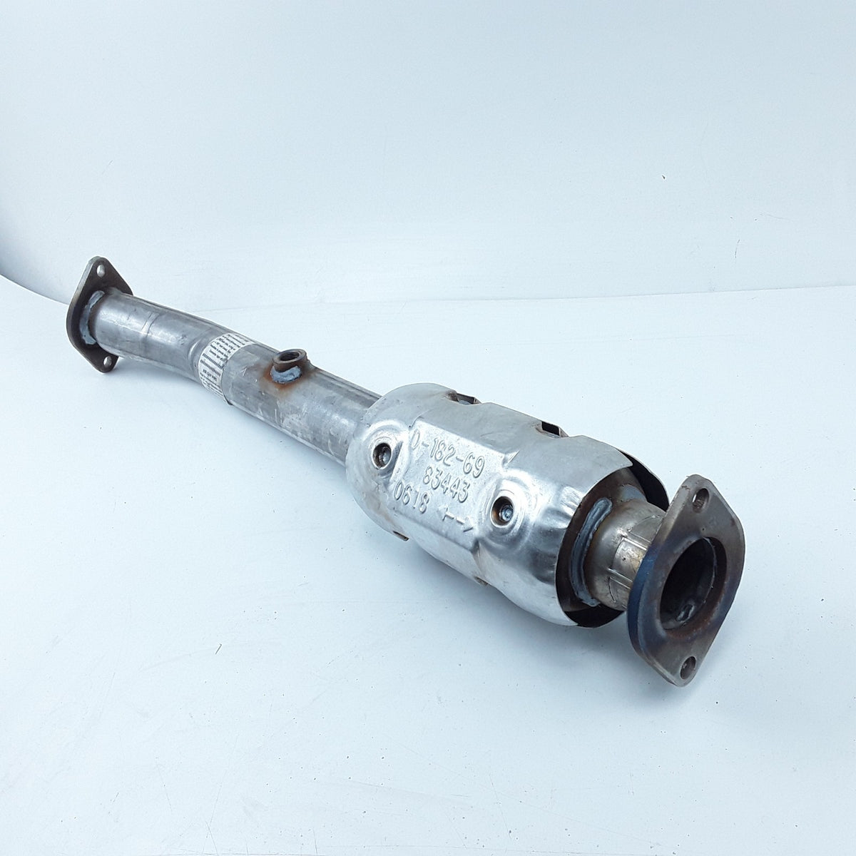 Direct-Fit Catalytic Converter Fits INFINITI QX56 Nissan Armada 2004 2005 2006