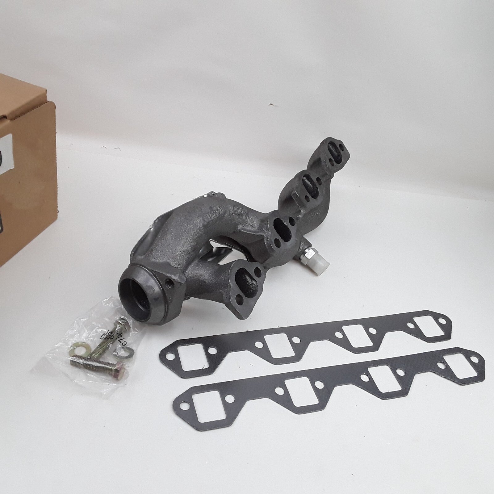 Dorman Right Exhaust Manifold Fits Mercury Mountaineer Ford Explorer (1998-2001)