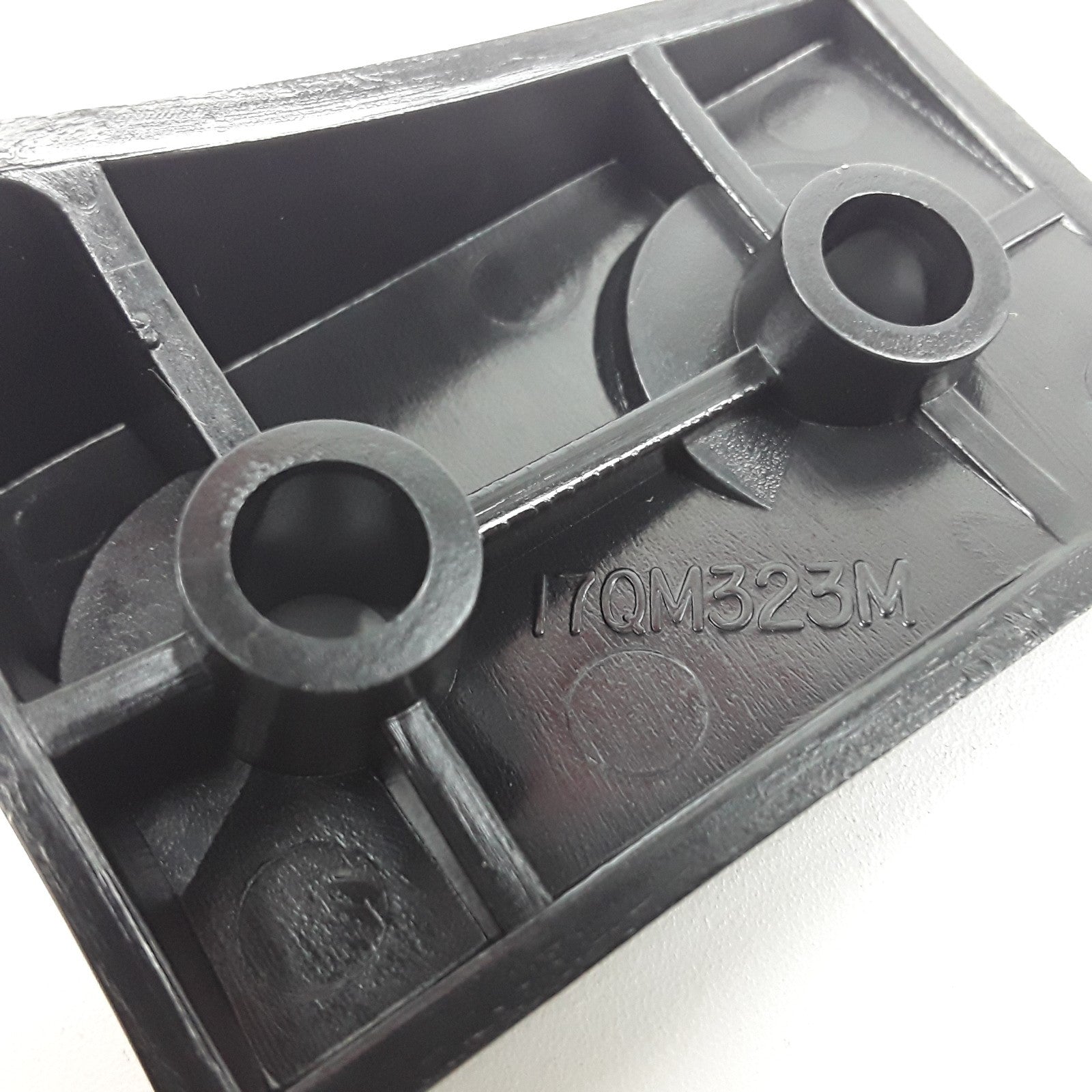 Mack 25160807 Left Hand Hood Latch Bracket Assembly For Mack CH CL CV Models