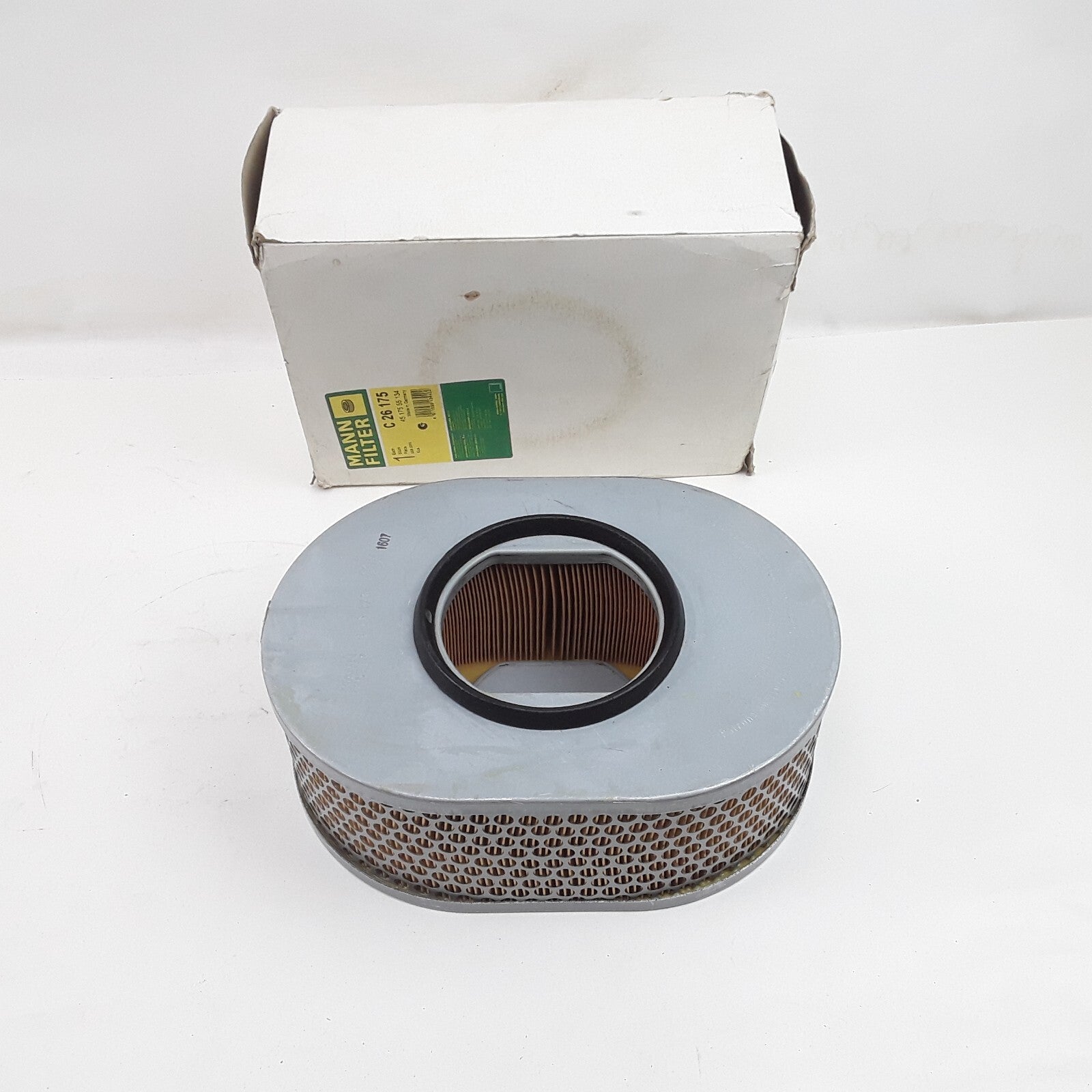 Mann-Filter C26175 Air Filter Fits Volkswagen Transporter Vanagon (1986-1991)