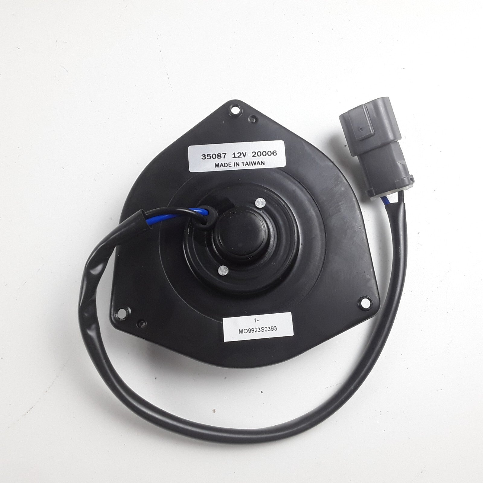 Four Seasons 35087 A/C Condenser Fan Motor Fits Honda CR-V Element (2002-2006)