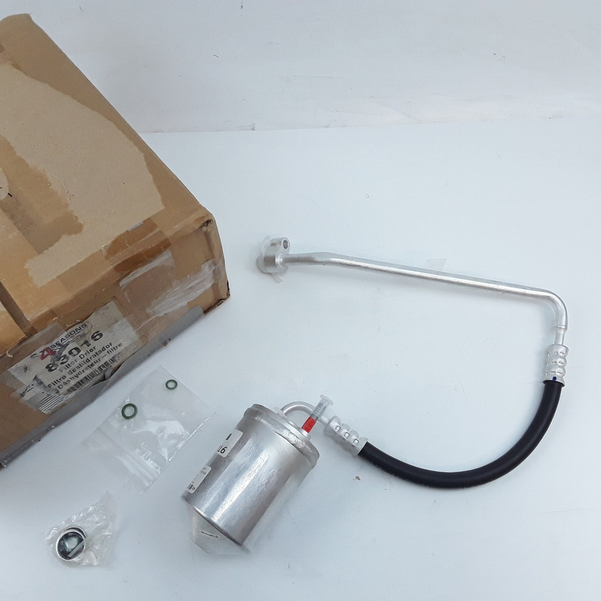 Filter Drier with Hose Fits Mercury Montego Ford Freestyle Five Hundred 2005