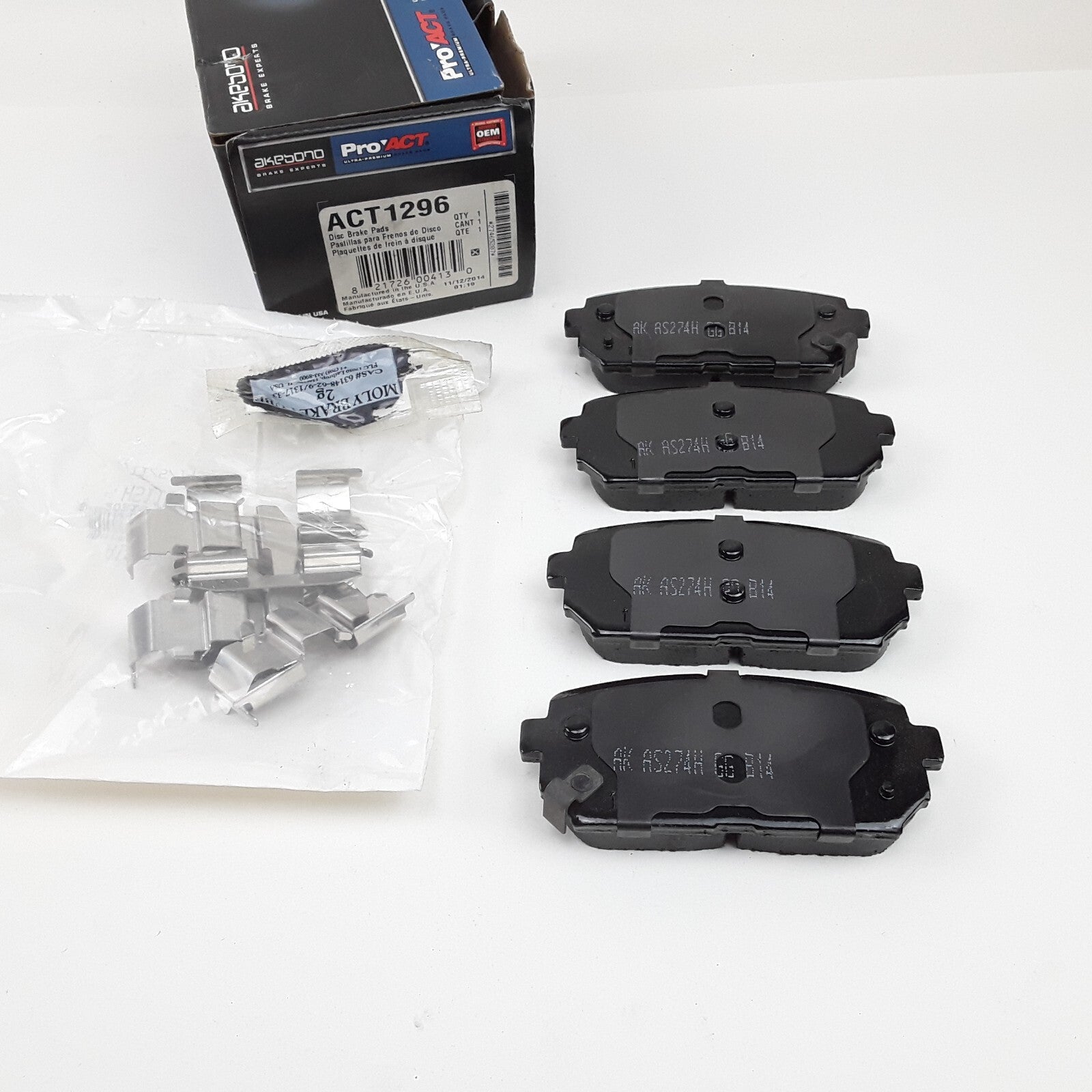Akebono ACT1296 Rear Ceramic Disc Brake Pad Set Fits Kia Rondo 2007 2008-2012