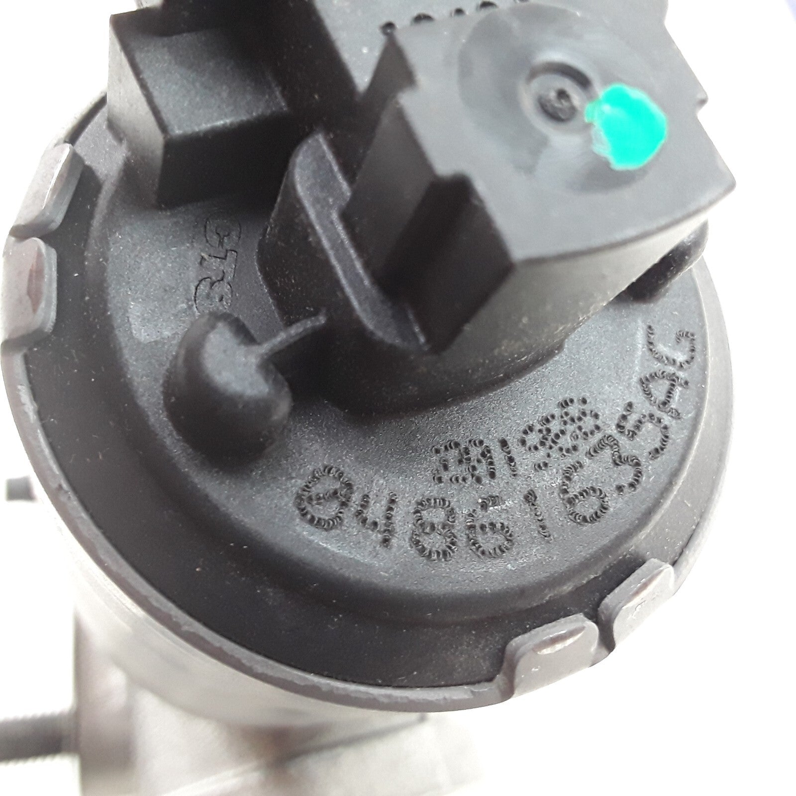 EGR Valve Fits Chrysler Town & Country Dodge Caravan Grand Caravan (2004-2005)