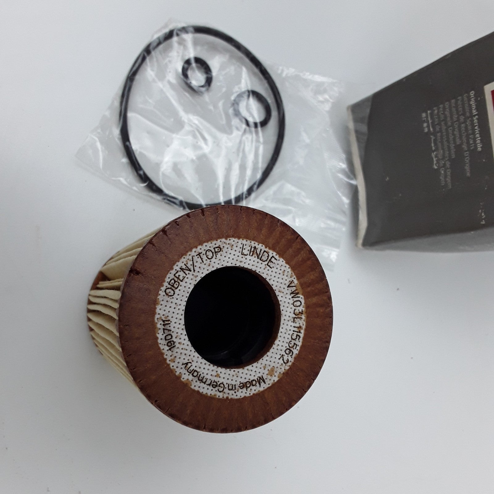 Engine Oil Filter with Gasket Fits Volkswagen Seat Audi 2010 2011 2012 2013-2018