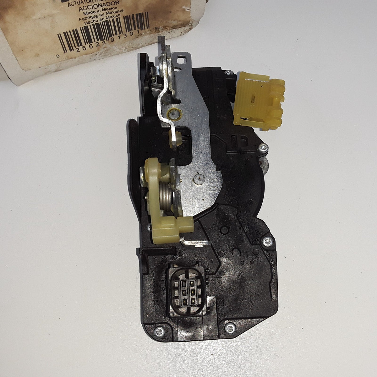 Front Right Door Lock Actuator Fits Cadillac SRX CTS (2003 2004 2005 2006 2007)