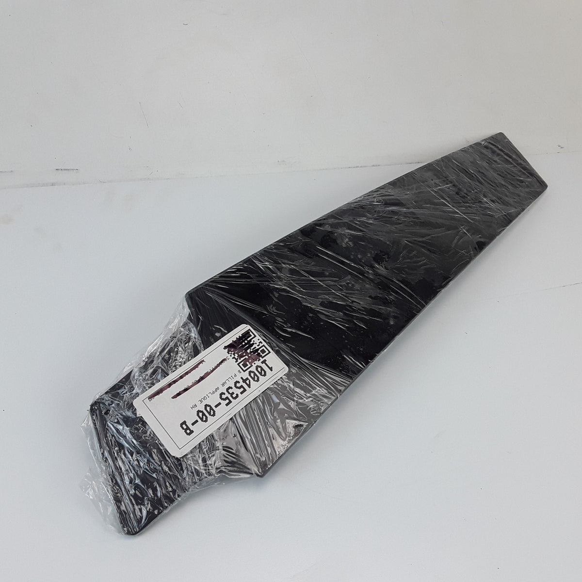 1004535-00-B Right B-Pillar Applique Assembly For Tesla Model S 2012-2021 OEM