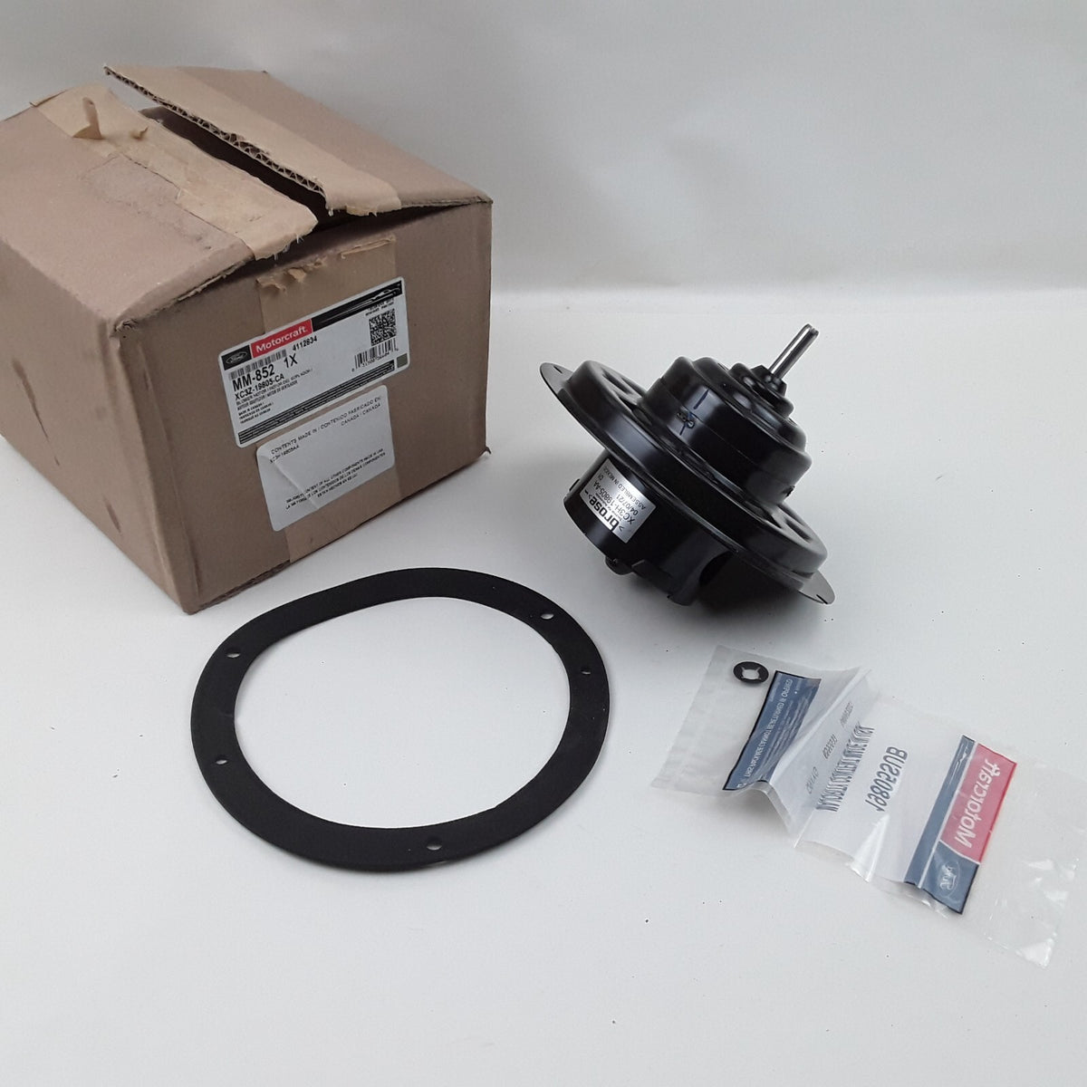 Front Blower Motor For Ford F-250 F-350 F-450 F-550 Super Duty Excursion 1999-07